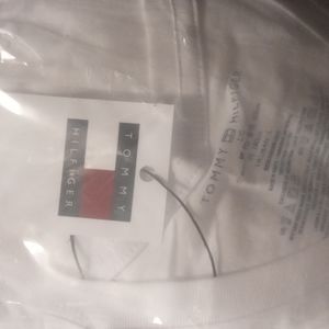 Large white Tommy Hilfiger T-shirt